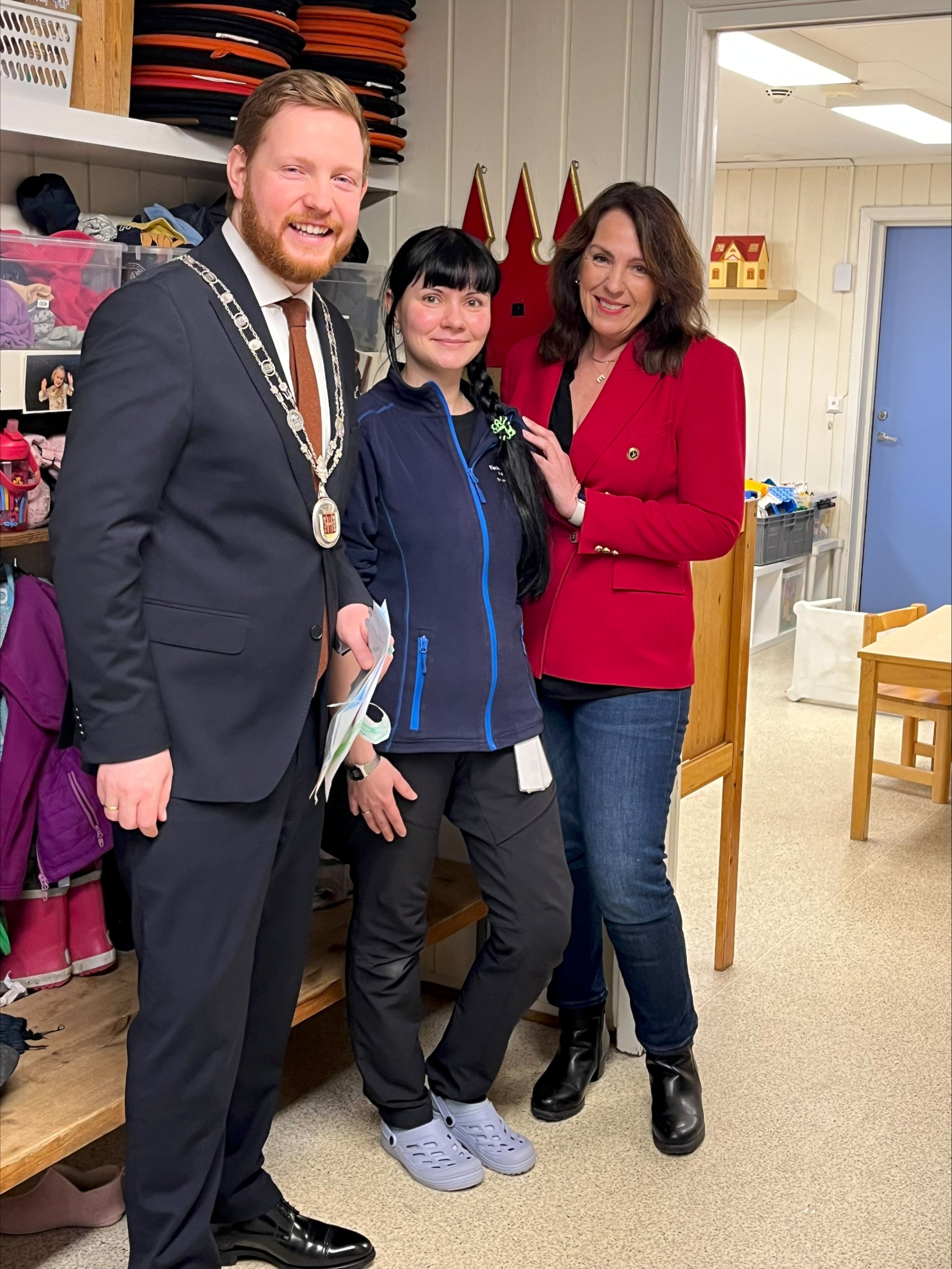 Ordfører Marius Roheim Aarvold, Kateryna og Emilie Schäffer