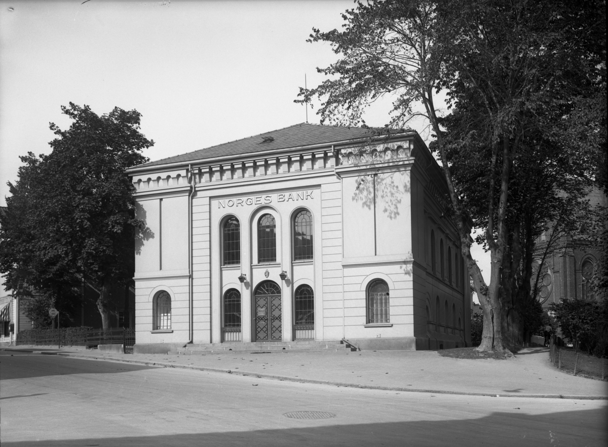 Eldre bilde av Norges bank i Skien