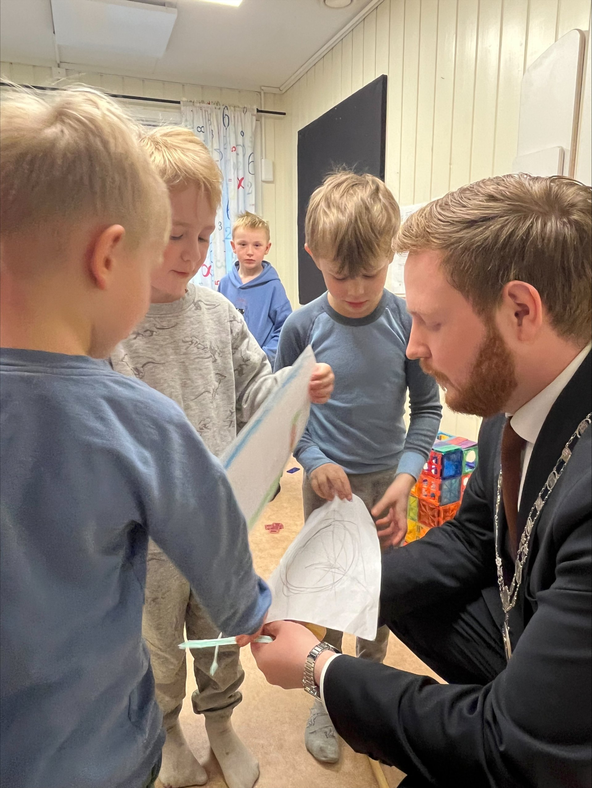 - Vi har laget nytt kjede til deg