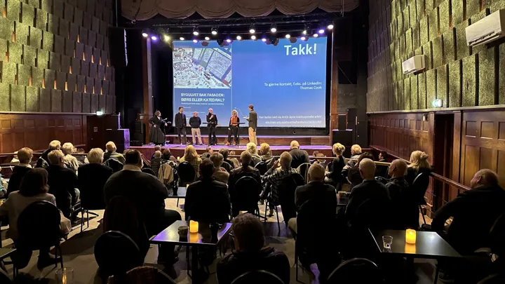 foredragsholdere og publikum