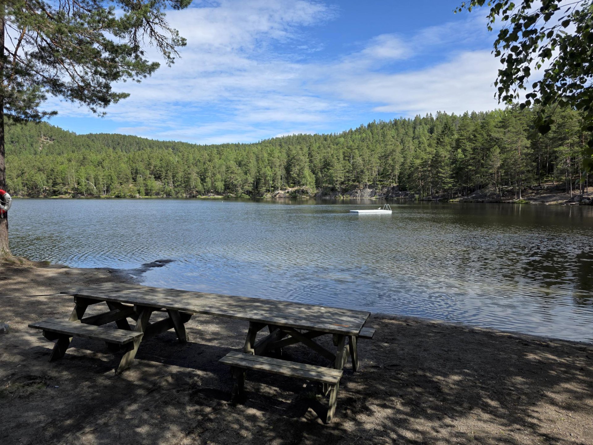 Badebrygger fjernes etter skader