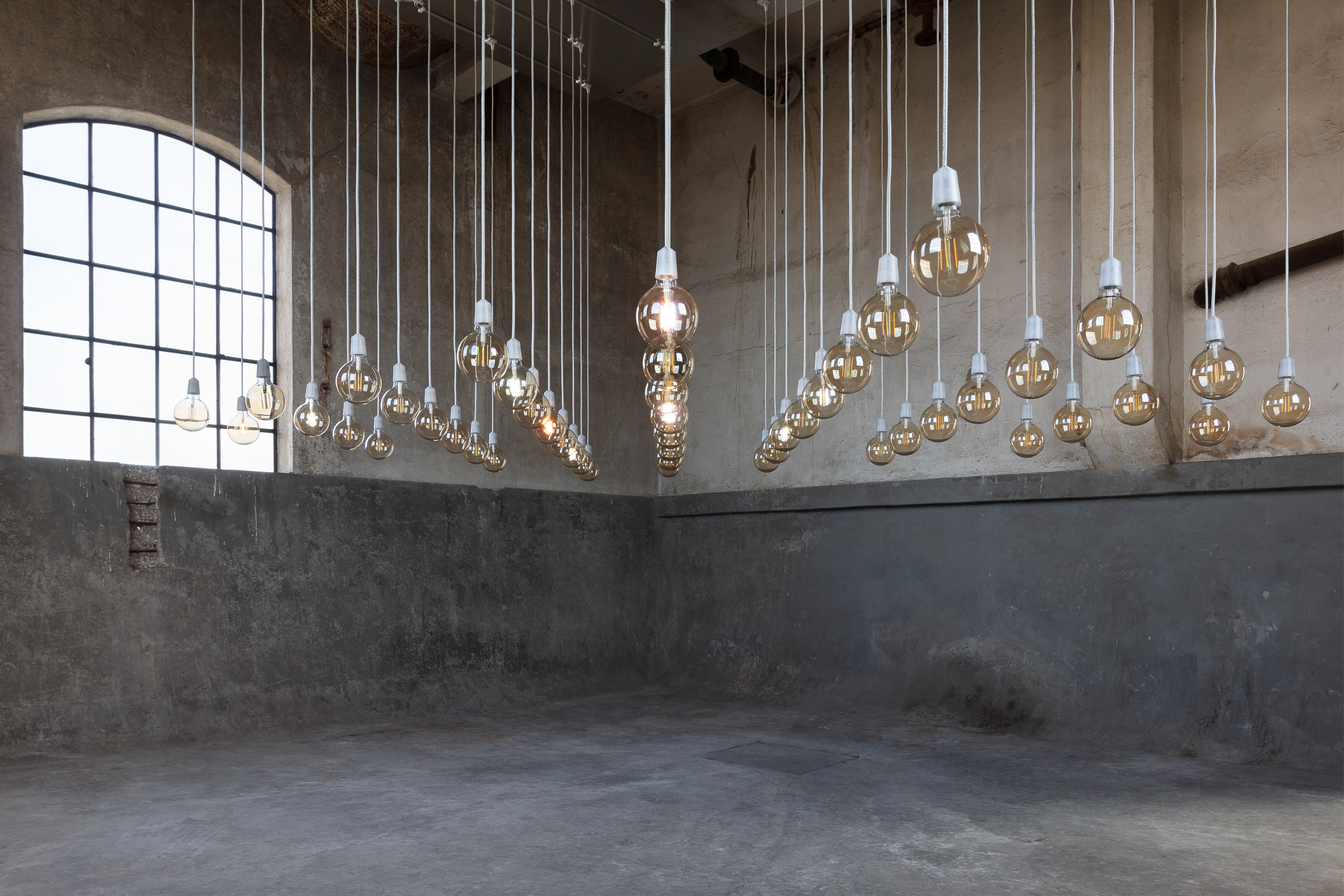 Tanya Busse - WIND SINGS TO WIRE