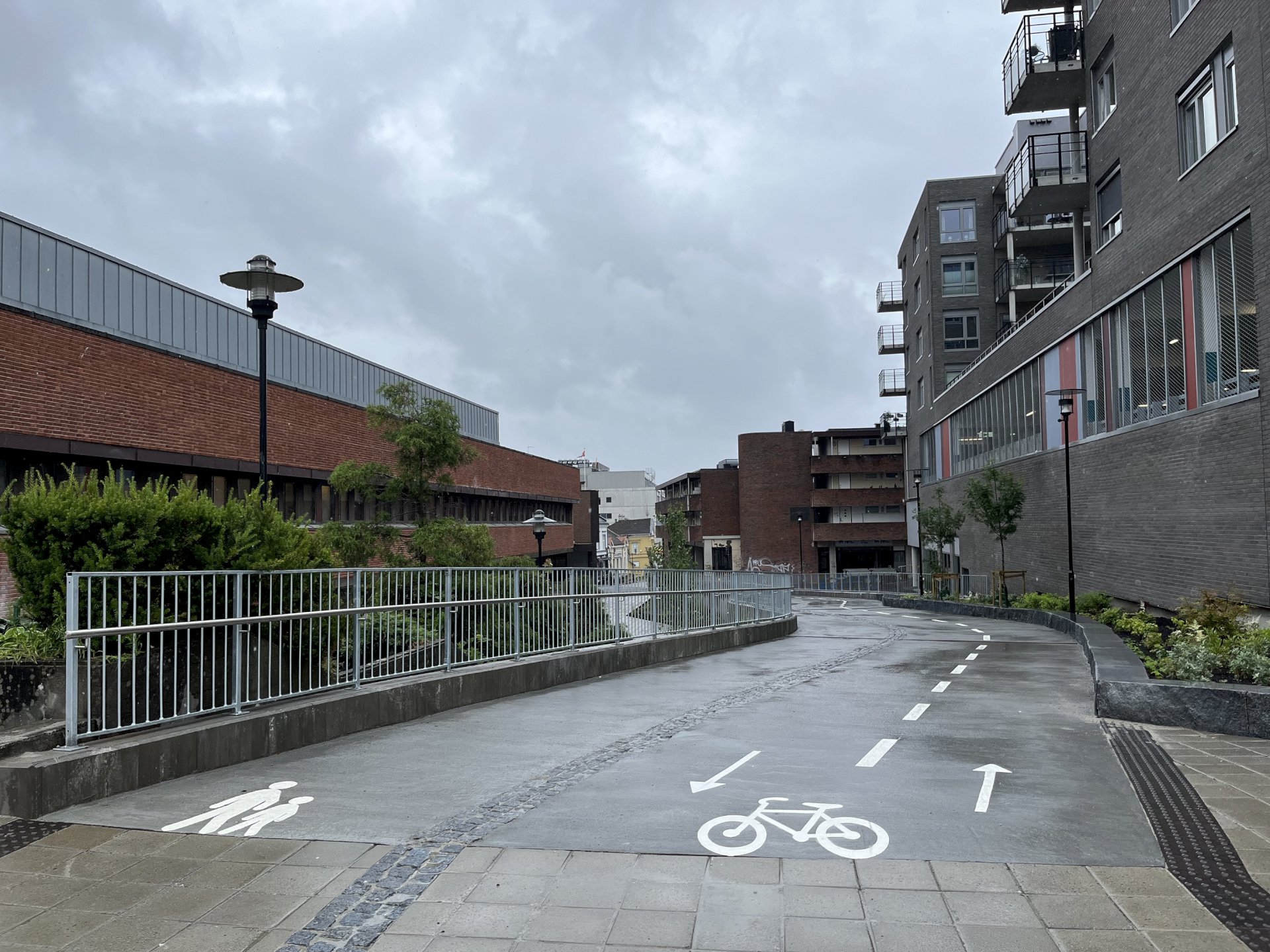 Bilde fra Kverndalen med ny hovedsykkelforbindelse mellom bygningene.