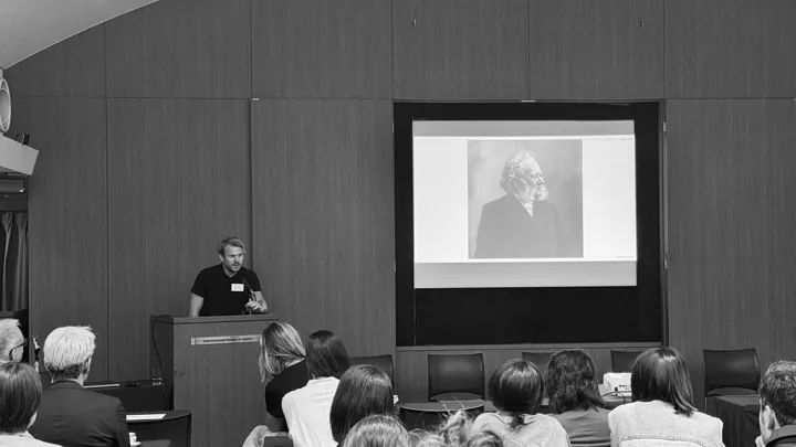 Jens Walter fra Mad arkitekter snakket om Henrik Ibsen og Ibsenbiblioteket i Tokyo i oktober.